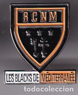 Collezionismo sportivo: PIN DEL EQUIPO DE FUTBOL DEL LES BLACKS DE MEDITERRANEE (FOOTBALL)