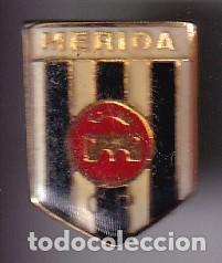 Collezionismo sportivo: PIN DEL EQUIPO DE FUTBOL DEL MERIDA (FOOTBALL)