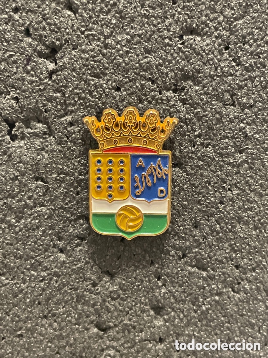 Collezionismo sportivo: Pin 49 A.D. LAS NAVAS DEL MARQUES - Las Navas del Marques (Avila)