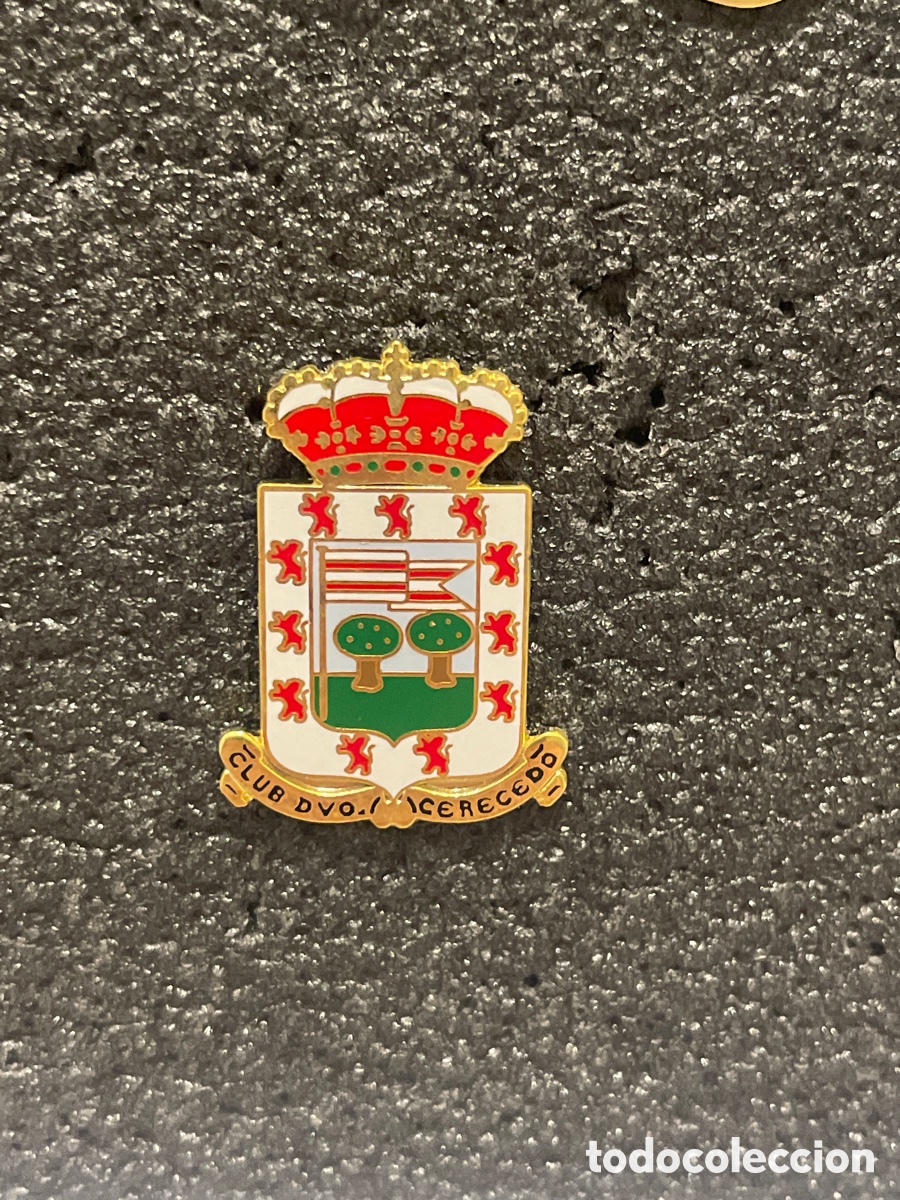 Collezionismo sportivo: Pin 75 C.D. CERECEDO - Trobajo del Cerecedo (Leon)