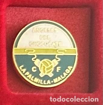 Collezionismo sportivo: Pin de Futbol del Club CF Angeles del Chocolate Malaga