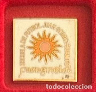 Collezionismo sportivo: Pin de Futbol del Club EF Juan Gomez Juanito - Fuengirola Malaga