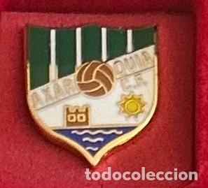 Collezionismo sportivo: Pin de Futbol del Club CF Axarquia - Torre del Mar Malaga