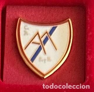 Collezionismo sportivo: Pin de Futbol del Club CD Mato y Alberola EYD Malaga