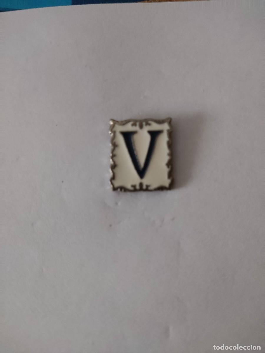 Collezionismo sportivo: FUTBOL-ANTIGUO PIN FUTBOL VILAFRANCA (BARCELONA)