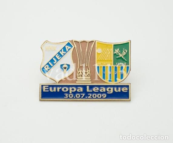 Collezionismo sportivo: Badge Pin: UEFA Europa League 2009-10 &rdquo; HNK Rijeka &rdquo; Croatia - FC Metalist Kharkiv Ukraine