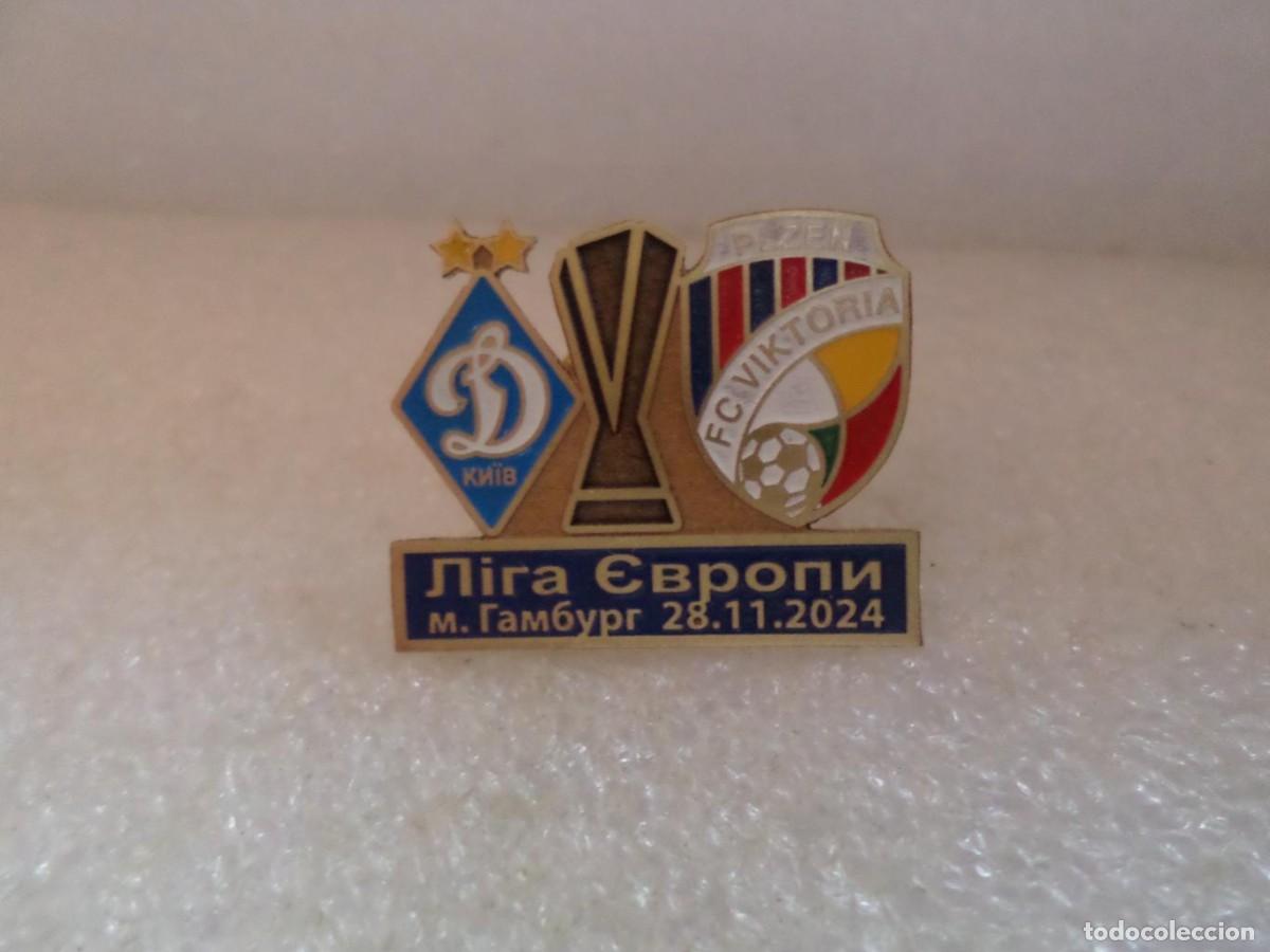 Coleccionismo deportivo: Badge Pin: UEFA Europa League 2024-25 FC Dynamo Kyiv Ukraine - FC Viktoria Plzeň Czech Republic