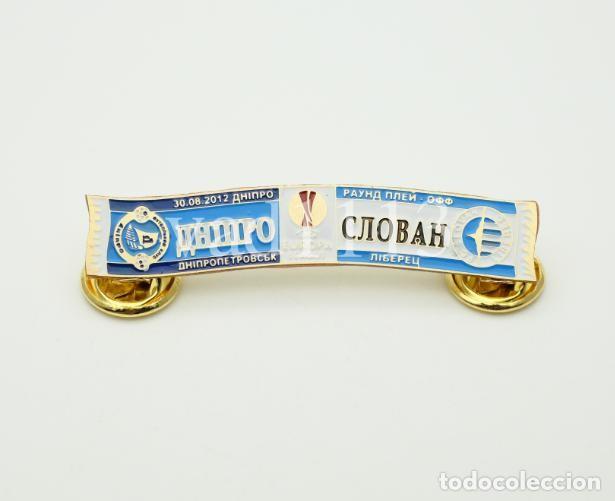 Collezionismo sportivo: Badge Pin: UEFA Europa League 2012-13 Dnipro Ukraine - &rdquo; FC Slovan Liberec &rdquo; Czech Republic