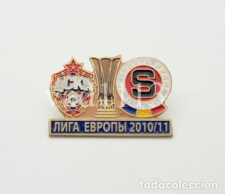 Collezionismo sportivo: Badge Pin: UEFA Europa League 2010-11 CSKA Moscow Russia - &rdquo; AC Sparta Praha &rdquo; Czech Republic