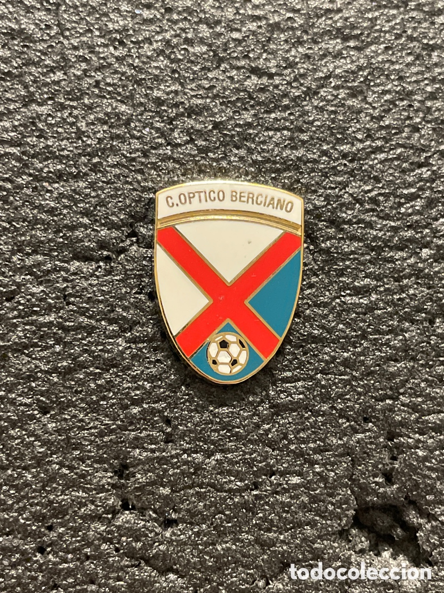Collezionismo sportivo: Pin 304 CENTRO OPTICO BERCIANO C.F. - Ponferrada (Leon)