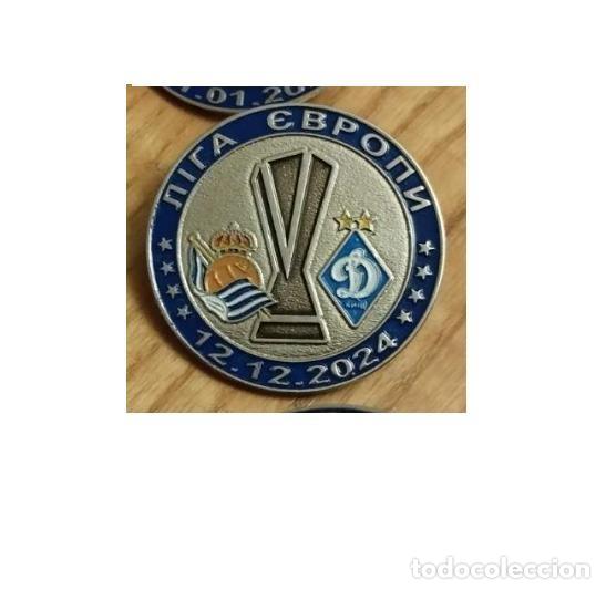 Collezionismo sportivo: Badge Pin: UEFA Europa League 2024-25 Real Sociedad Spain - FC Dynamo Kyiv Ukraine