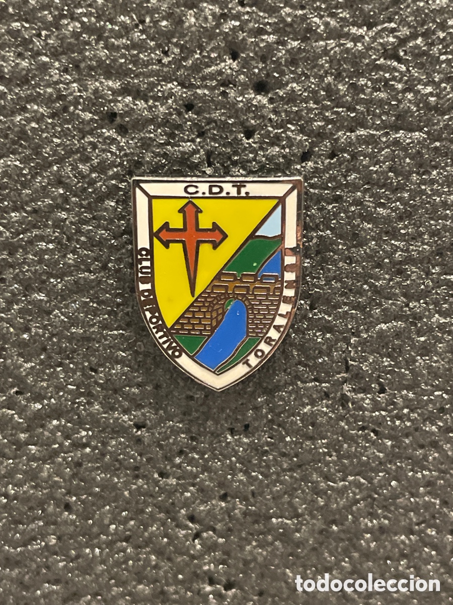 Collezionismo sportivo: Pin 358 C.D. TORALENSE - Toral de los Vados (Leon)