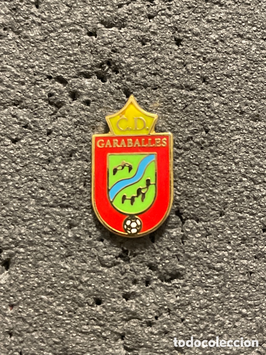 Collezionismo sportivo: Pin 371 C.D. GARABALLES - Huerga de Caraballes (Leon)