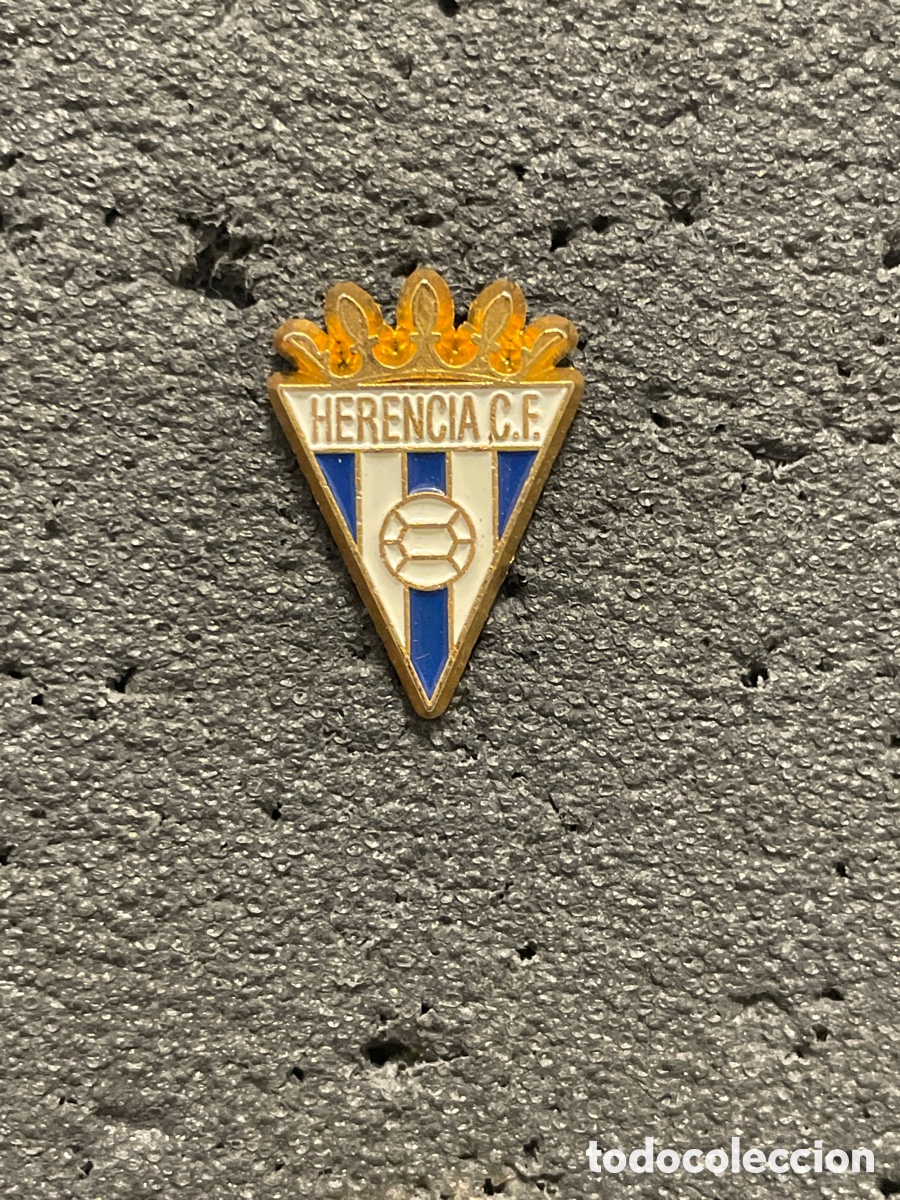 Collezionismo sportivo: Pin 31 HERENCIA C.F. - Herencia (Ciudad Real)