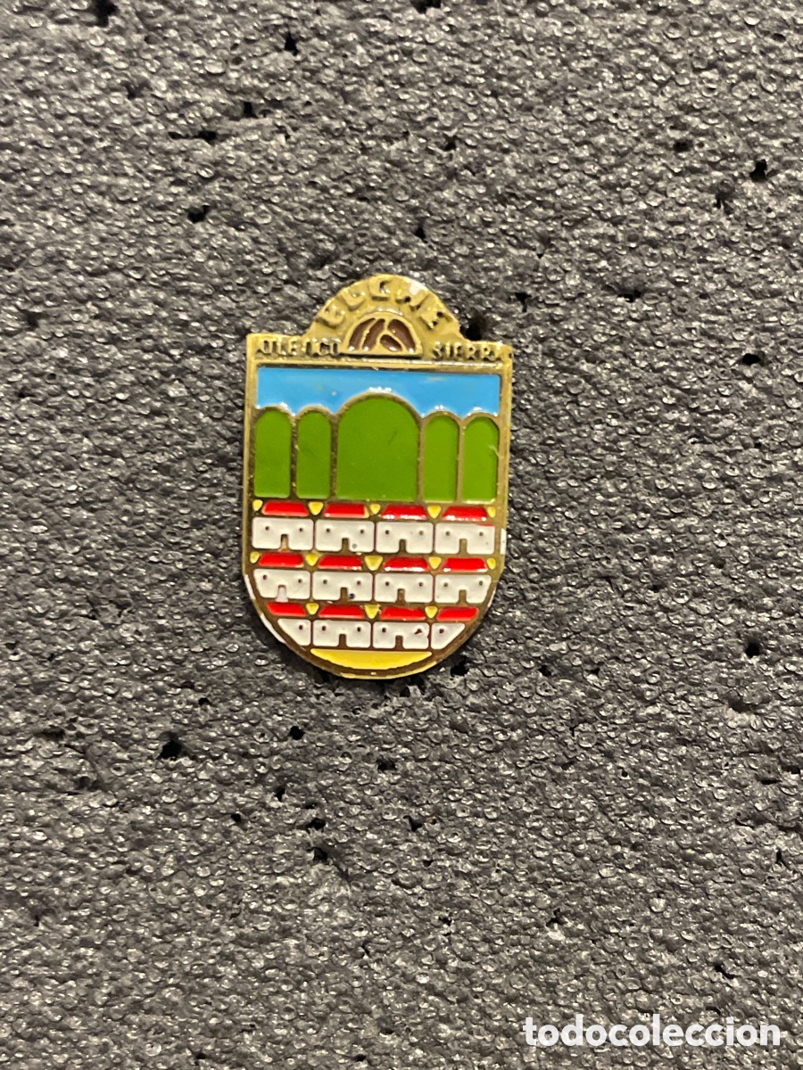 Collezionismo sportivo: Pin 34 ATLETICO ELCHE DE LA SIERRA - Elche de la Sierra (Albacete)