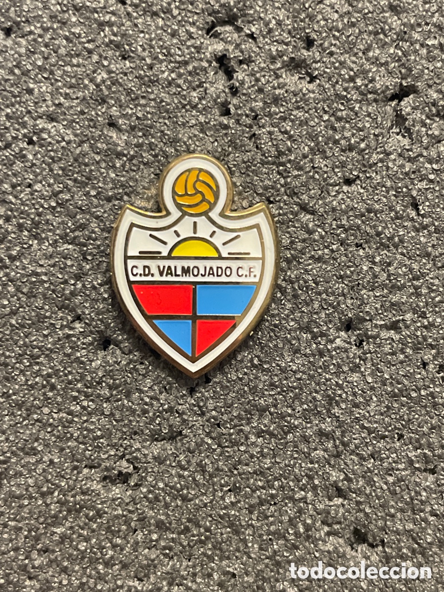 Collezionismo sportivo: Pin 55 C.D. VALMOJADO C.F. - Valmojado (Toledo)