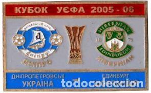 Collezionismo sportivo: Badge Pin: UEFA CUP 2005-06 FC Dnipro Ukraine - &rdquo; Hibernian FC &rdquo; Scotland