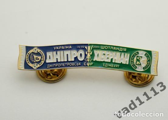 Collezionismo sportivo: Badge Pin: UEFA CUP 2005-06 FC Dnipro Ukraine - &rdquo; Hibernian FC &rdquo; Scotland