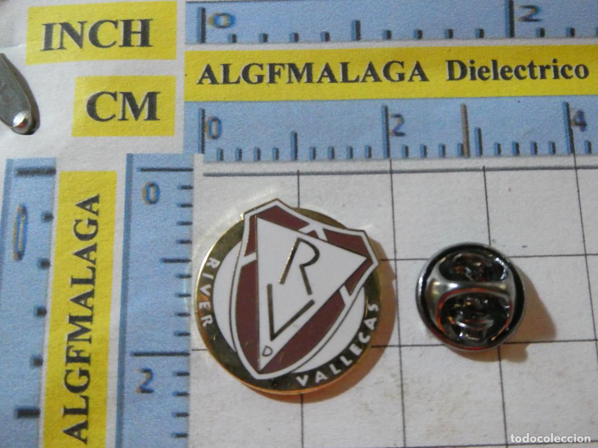 Sammelleidenschaft Sport: PIN DE DEPORTES. F&Uacute;TBOL. RIVER VALLECAS MADRID. ESCUDO EQUIPO