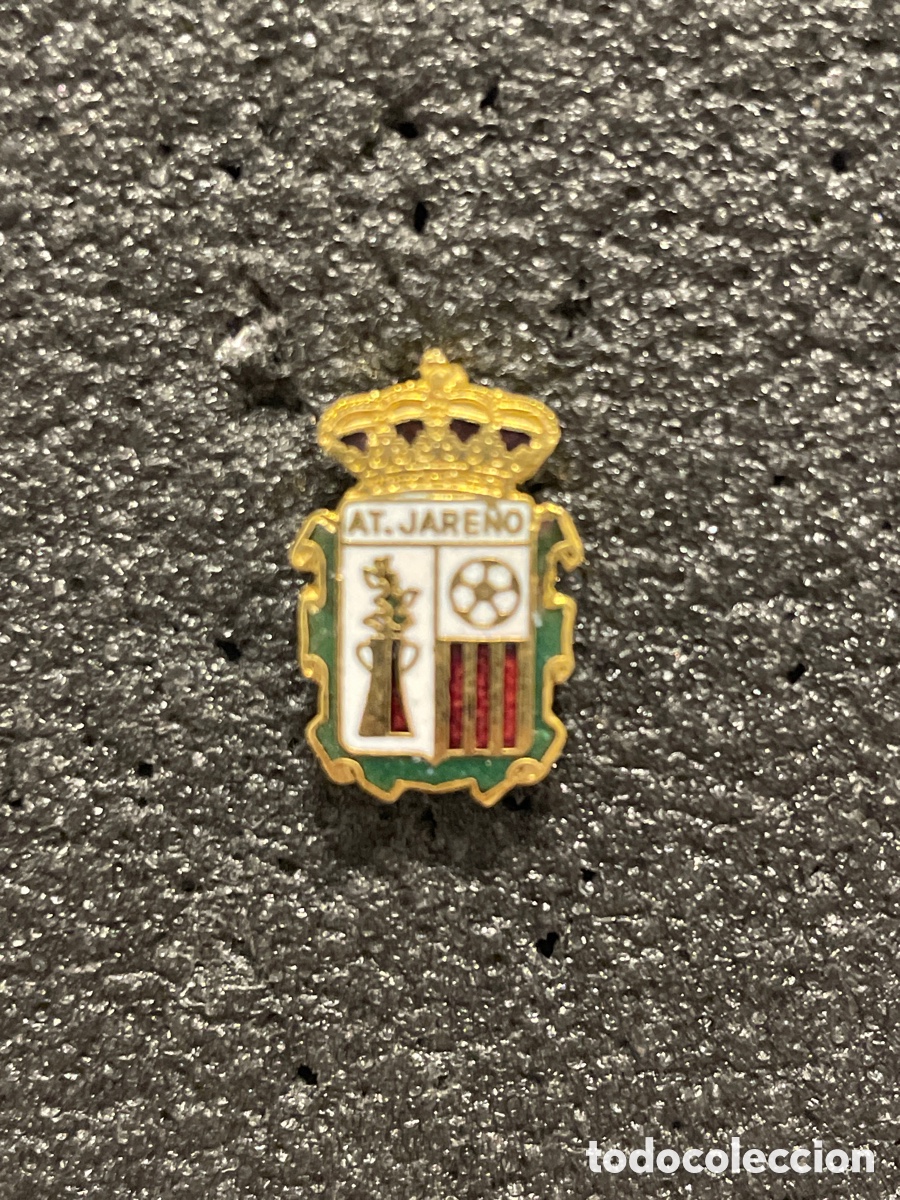 Collezionismo sportivo: Pin 73 CLUB ATLETICO JARE&Ntilde;O - Villanueva de la Jara (Cuenca)