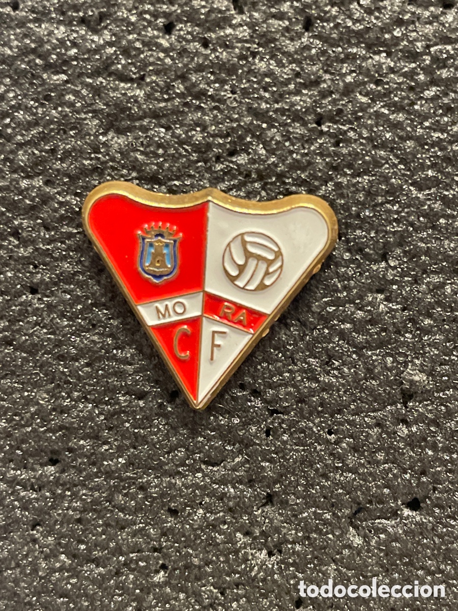 Collezionismo sportivo: Pin 85 MORA C.F. - Mora (Toledo)