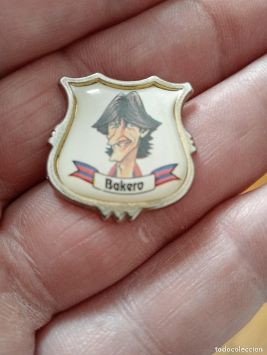 Collezionismo sportivo: PINS F&Uacute;TBOL BAKERO, CARICATURA JUGADOR FUTBOLISTA BARCELONA