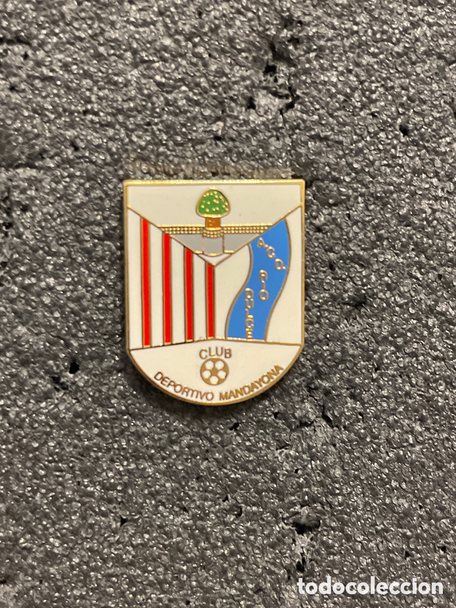 Collezionismo sportivo: Pin 245 C.D. MANDAYONA - Mandayona (Guadalajara)