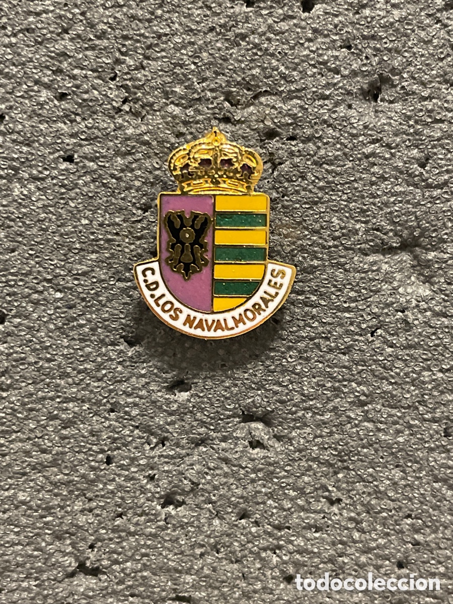 Collezionismo sportivo: Pin 266 C.D. LOS NAVALMORALES - Los Navalmorales (Toledo)