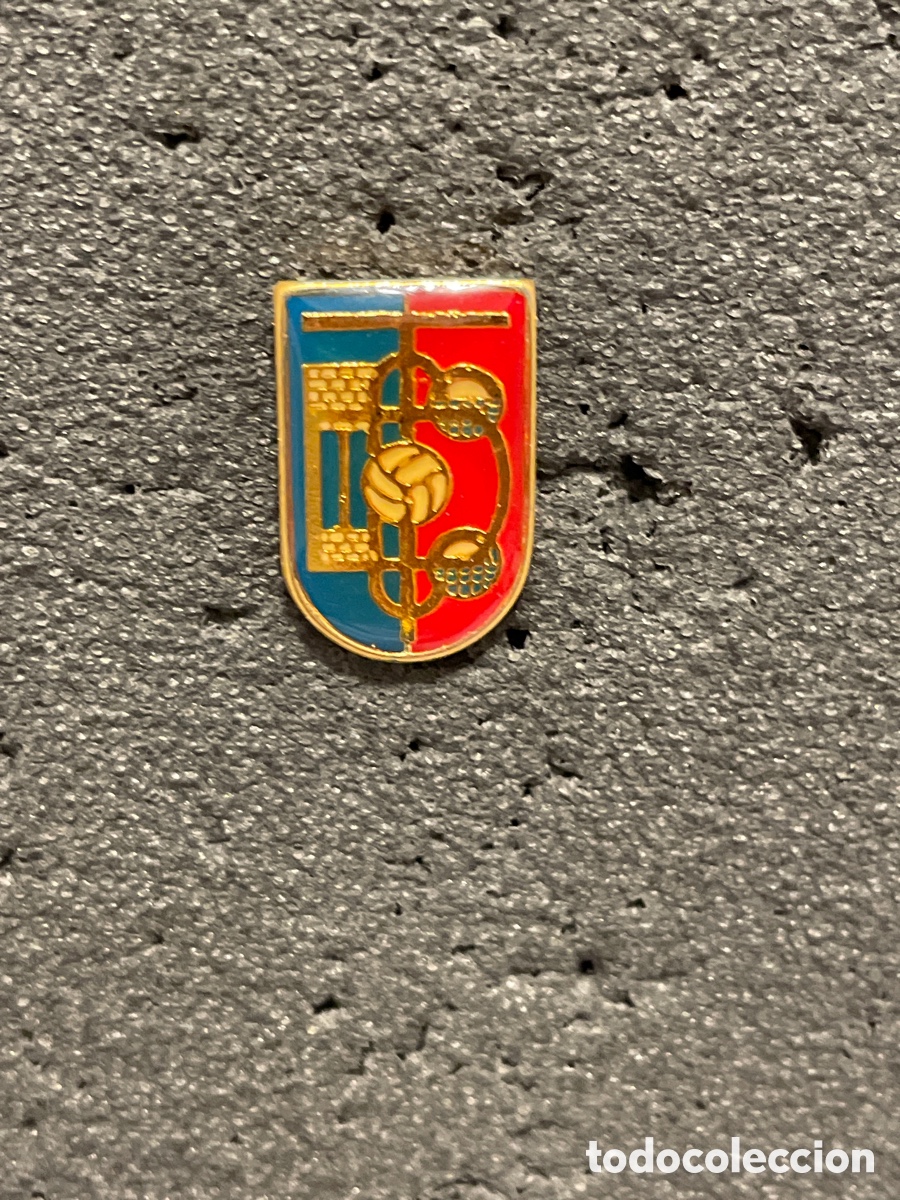 Collezionismo sportivo: Pin 315 C.D. TORRENUEVA - Torrenueva (Ciudad Real)