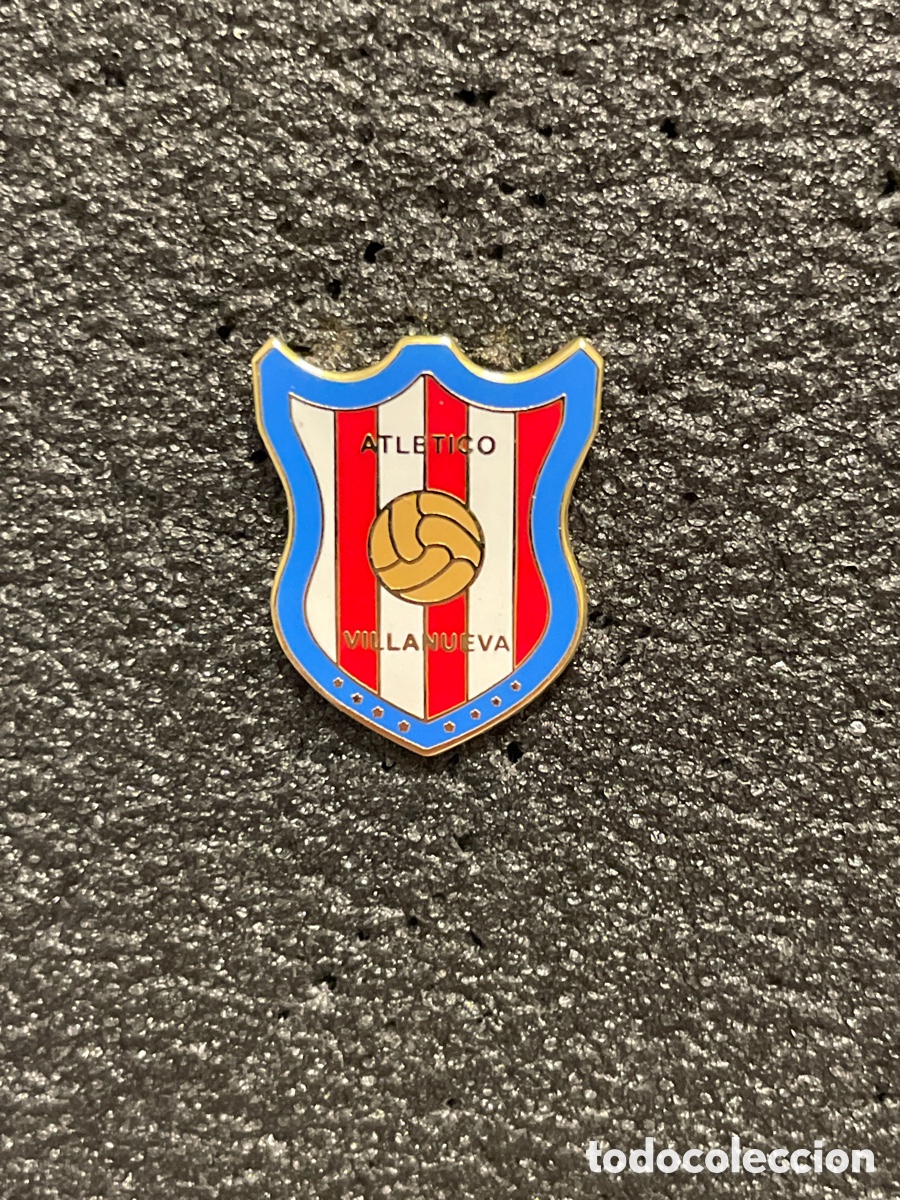 Collezionismo sportivo: Pin 327 ATLETICO VILLANUEVA- Villanueva de la Torre (Guadalajara)