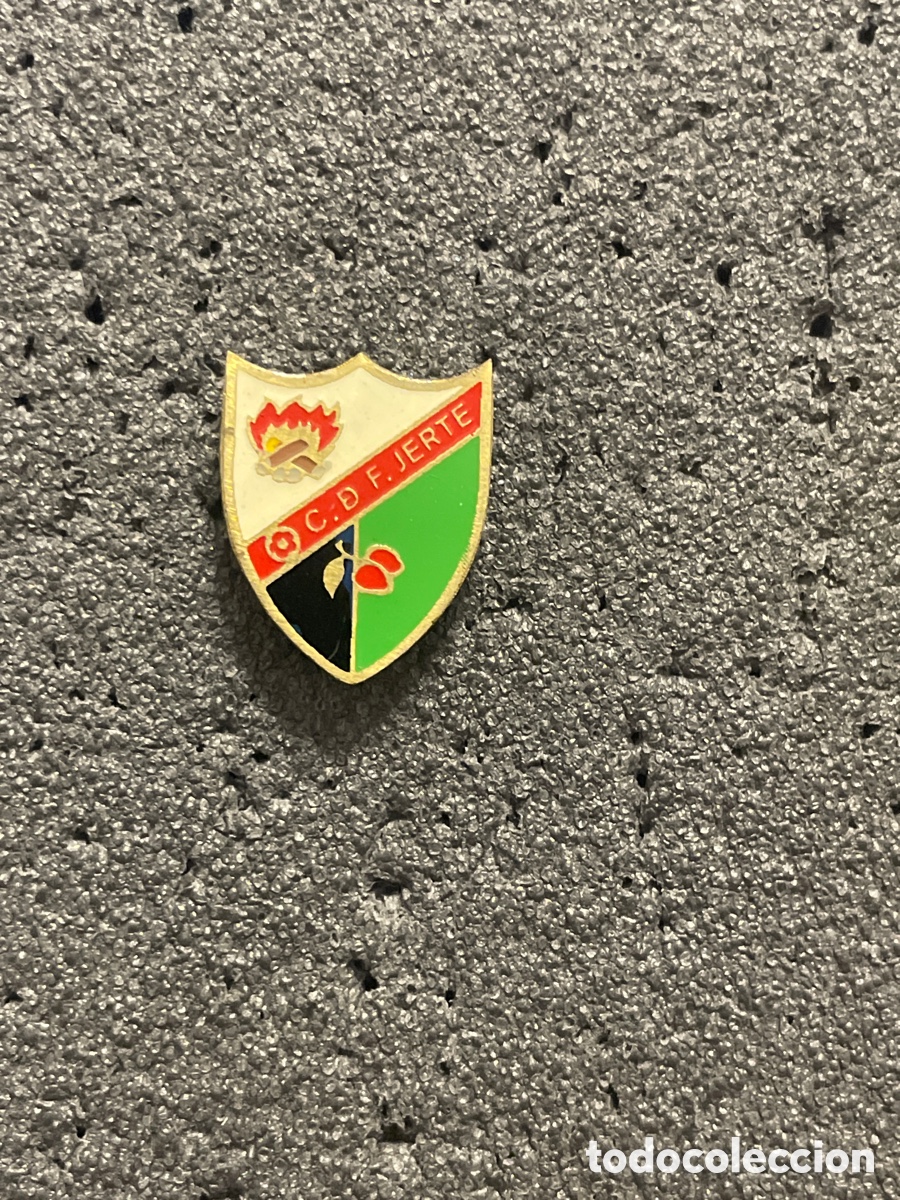 Collezionismo sportivo: Pin 27 C.D.F. JERTE - Jerte (C&aacute;ceres)
