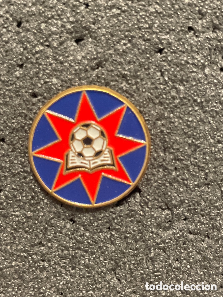 Collezionismo sportivo: Pin 39 UNION CULTURAL LA ESTRELLA - Los Santos de Maimona (Badajoz)