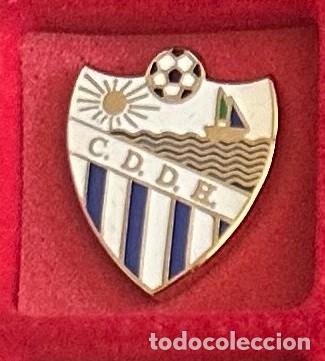 Collezionismo sportivo: Pin de futbol del Club UD Dos Hermanas Malaga