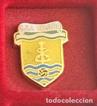 Collezionismo sportivo: Pin de futbol del Club CD Atletico Nerje&ntilde;o Nerja Malaga