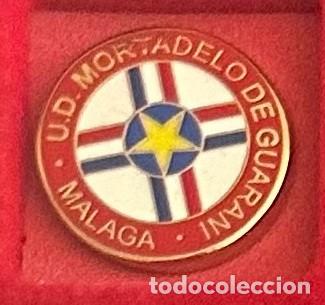 Collezionismo sportivo: Pin de futbol del Club UD Mortadelo de Guarani Malaga