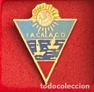 Collezionismo sportivo: Pin de futbol del Club CD La Cala - la Cala del Moral Malaga