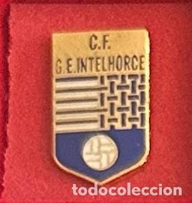Collezionismo sportivo: Pin de futbol del Club Grupo Empresa Intelhorce Malaga