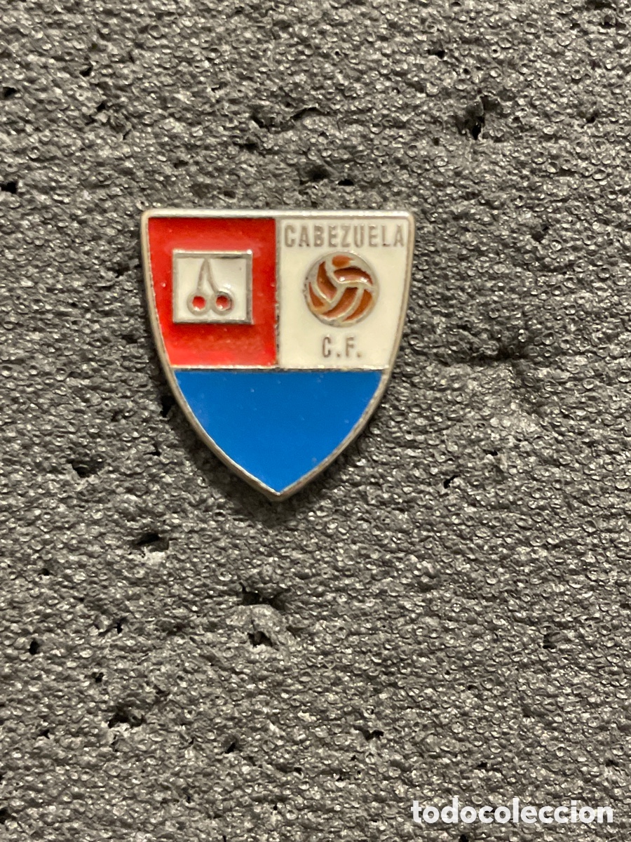 Collezionismo sportivo: Pin 52 CABEZUELA C.F. - Cabezuela del Valle (C&aacute;ceres)
