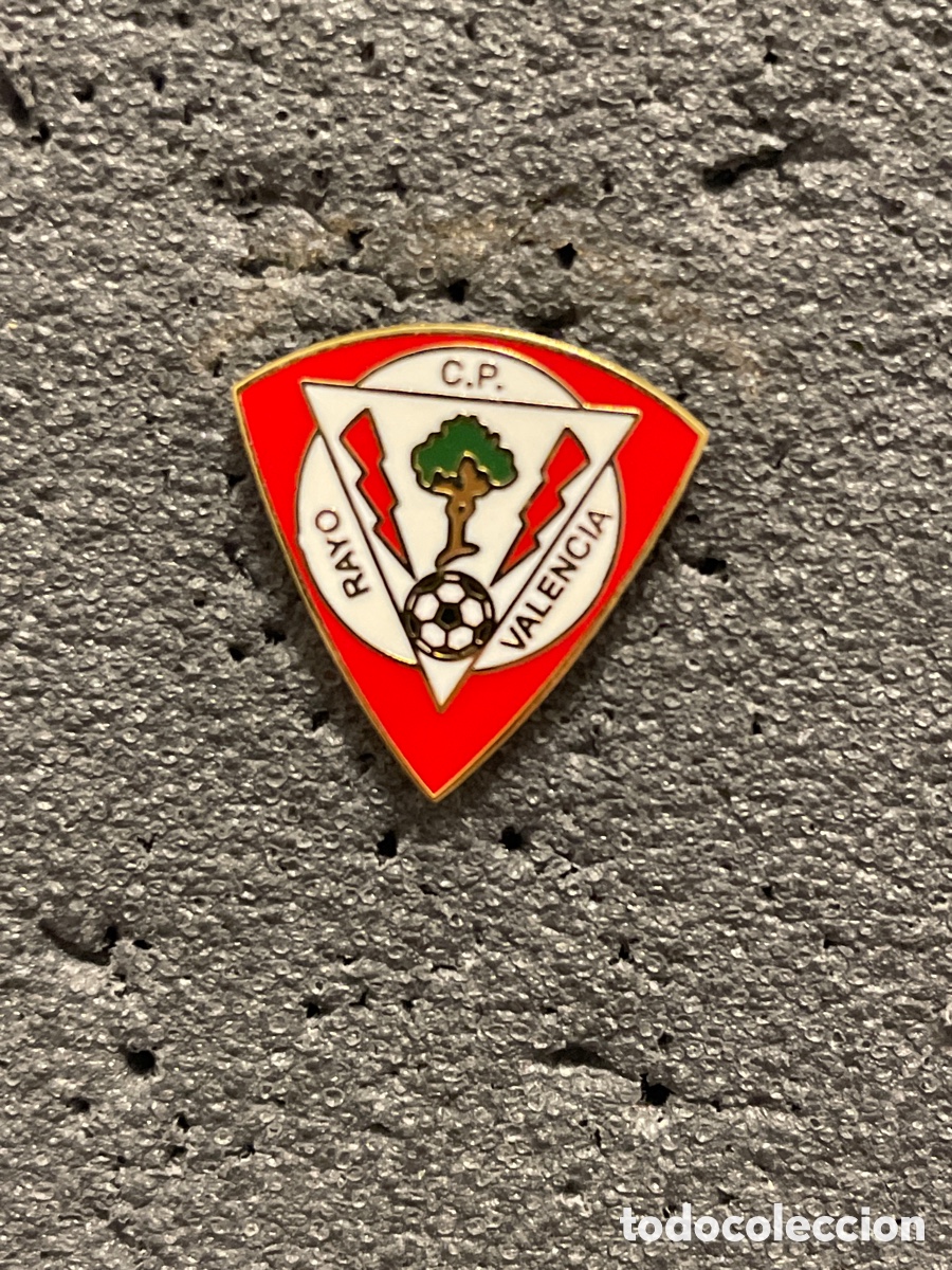 Collezionismo sportivo: Pin 72 C.P. RAYO VALENCIA - Valencia de Mombuey (Badajoz)