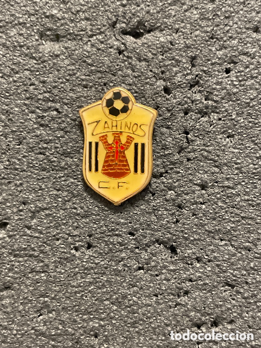 Collezionismo sportivo: Pin 83 ZAHINOS C.F. - Zahinos (Badajoz)