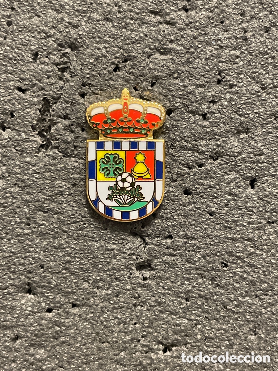 Collezionismo sportivo: Pin 217 C.D. ESPARRAGOSA DE LARES - Esparragosa de Lares (Badajoz)
