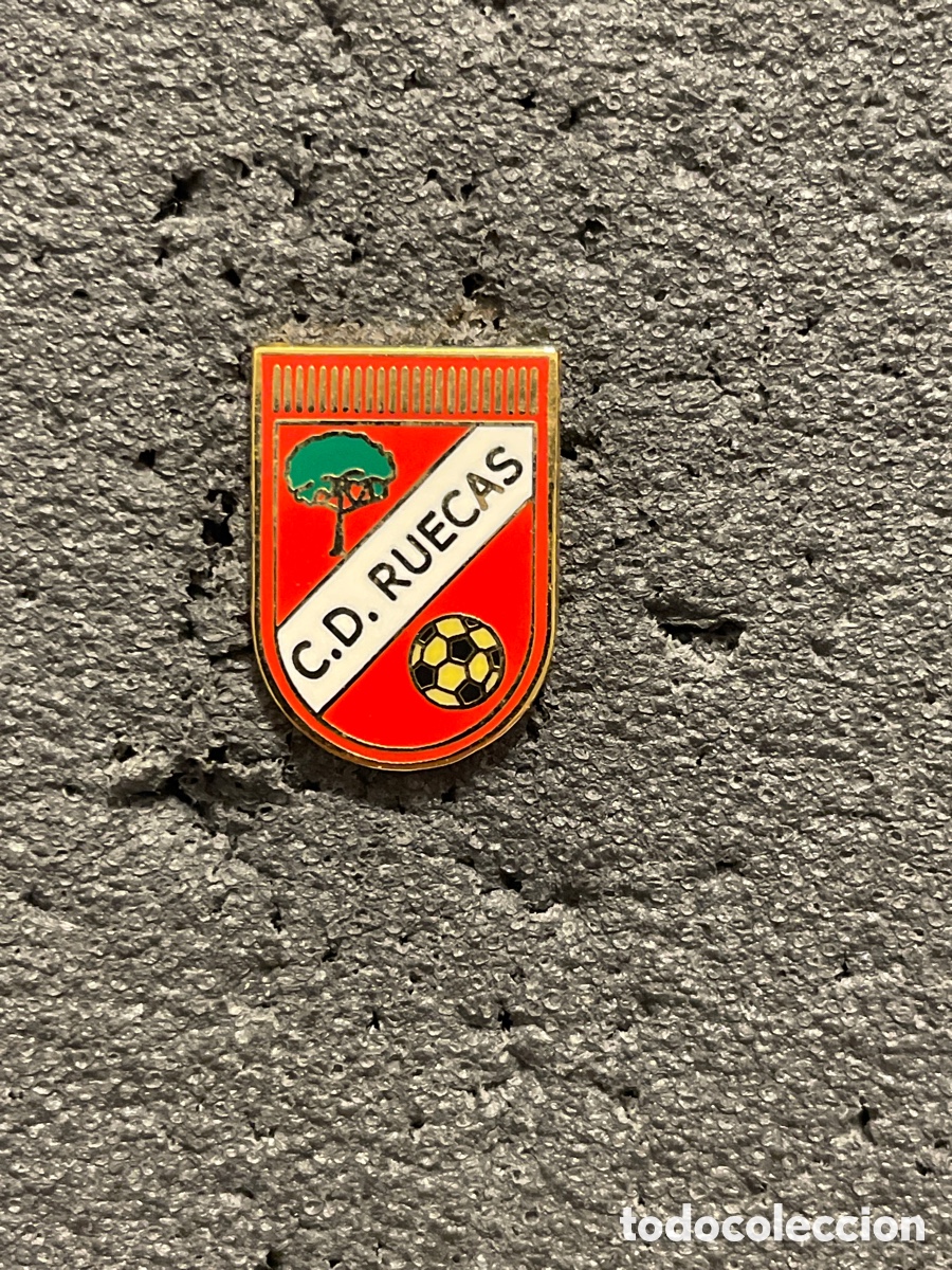 Collezionismo sportivo: Pin 218 C.D. RUECAS - Ruecas (Badajoz)