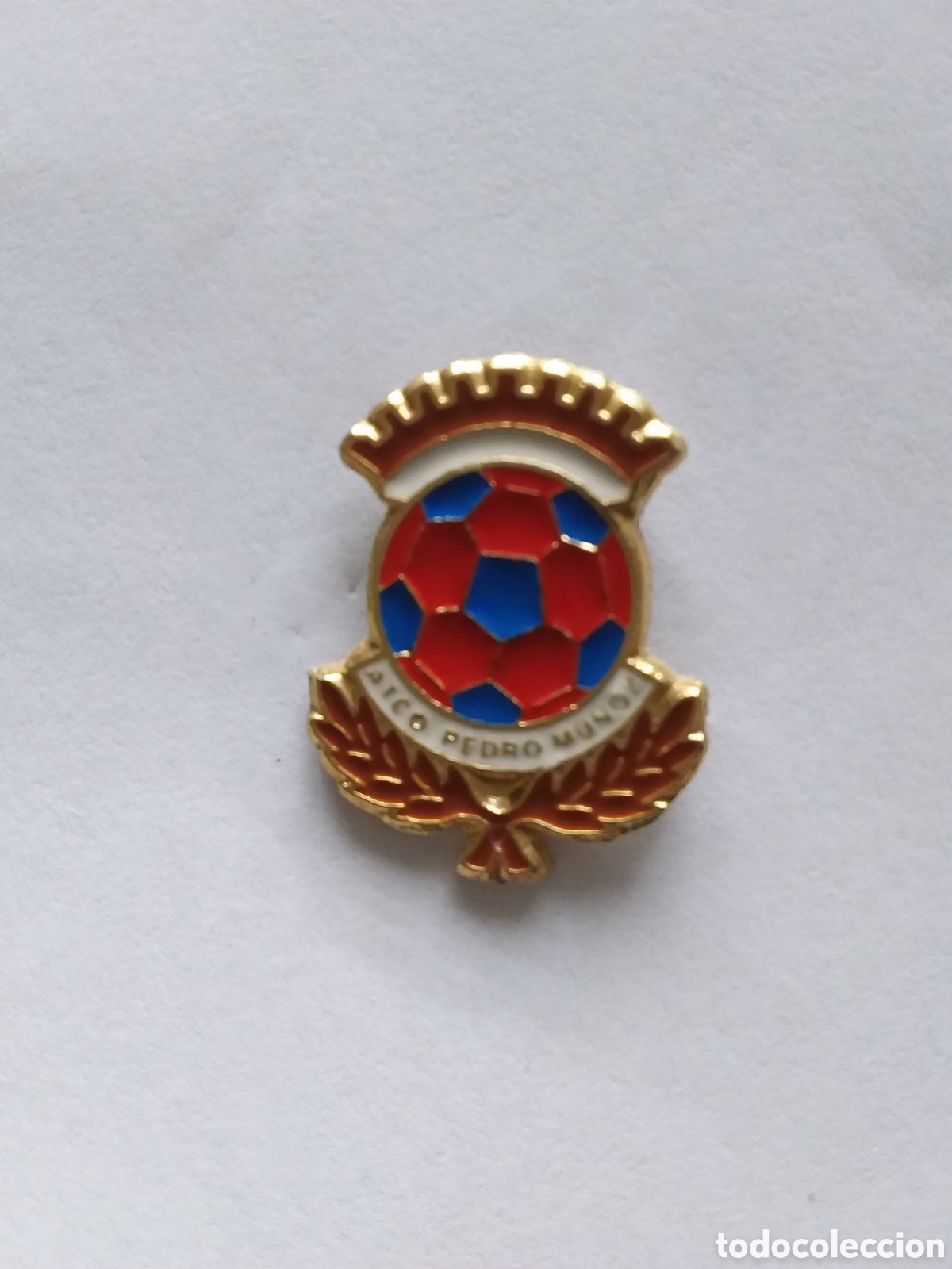 Collezionismo sportivo: Pin Atl&eacute;tico Pedro Mu&ntilde;oz ( Ciudad Real)