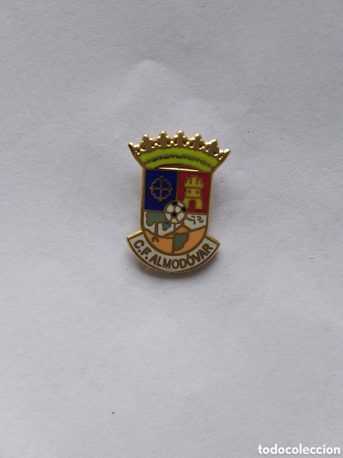 Collezionismo sportivo: Pin C. F. Almodovar ( Ciudad Real)