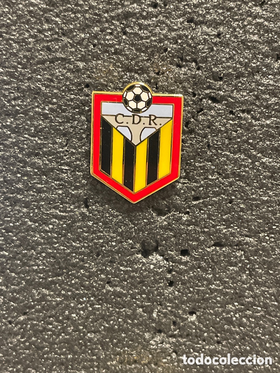 Collezionismo sportivo: Pin 243 C.D. ROCAMADOR - Almaraz (C&aacute;ceres)