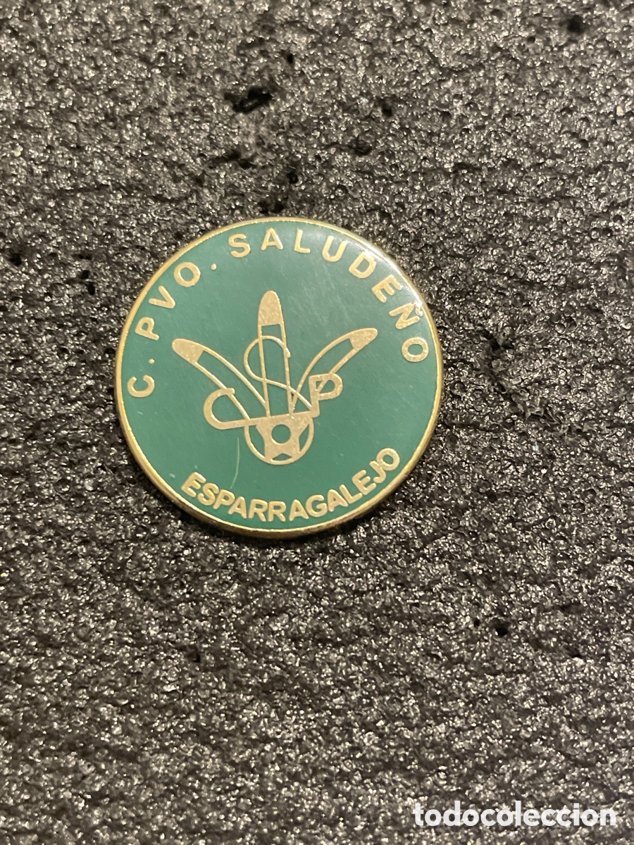 Collezionismo sportivo: Pin 299 C.P. SALUDE&Ntilde;O - Esparragalejo (Badajoz)