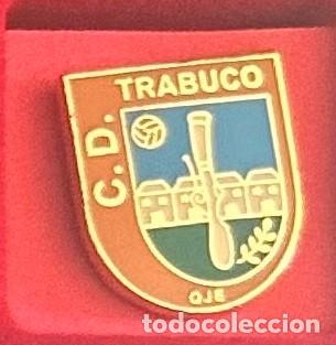Collezionismo sportivo: Pin de futbol del Club CD Trabuco - Villanueva del Trabuco Malaga