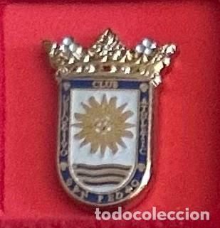 Collezionismo sportivo: Pin de futbol del Club CDA San Pedro - San Pedro de Alcantara Malaga