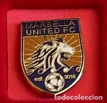 Collezionismo sportivo: Pin de futbol del Club FC Marbella United - Marbella Malaga