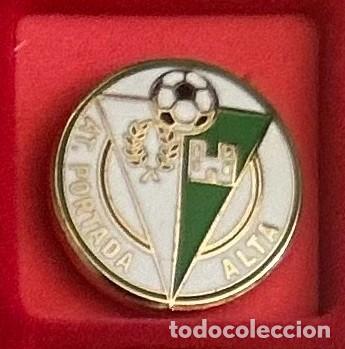 Collezionismo sportivo: Pin de futbol del Club Atletico Portada Alta Malaga